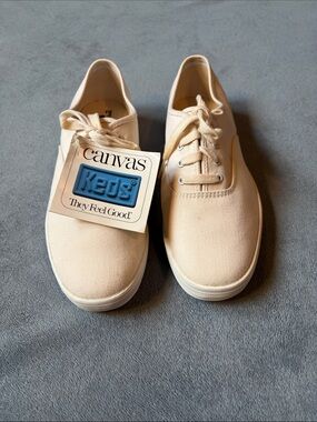 Keds Women’s Vintage Canvas Sneakers in Natural Cream Size 8 Wide